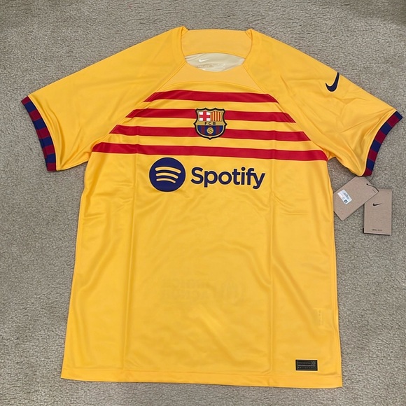 Barcelona Nike 2022/23 Fourth Breathe Stadium Jersey - Yellow men size L NWT